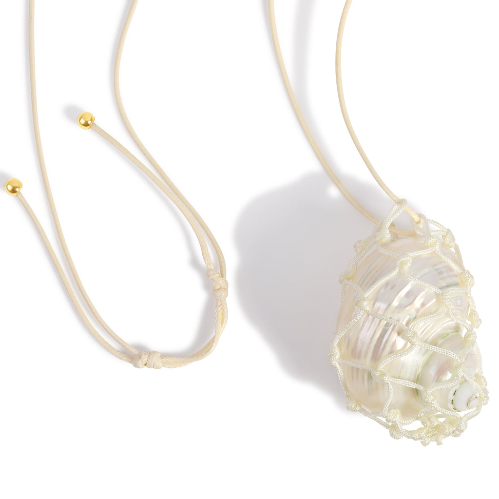 Pearl Shell Pendant Necklace