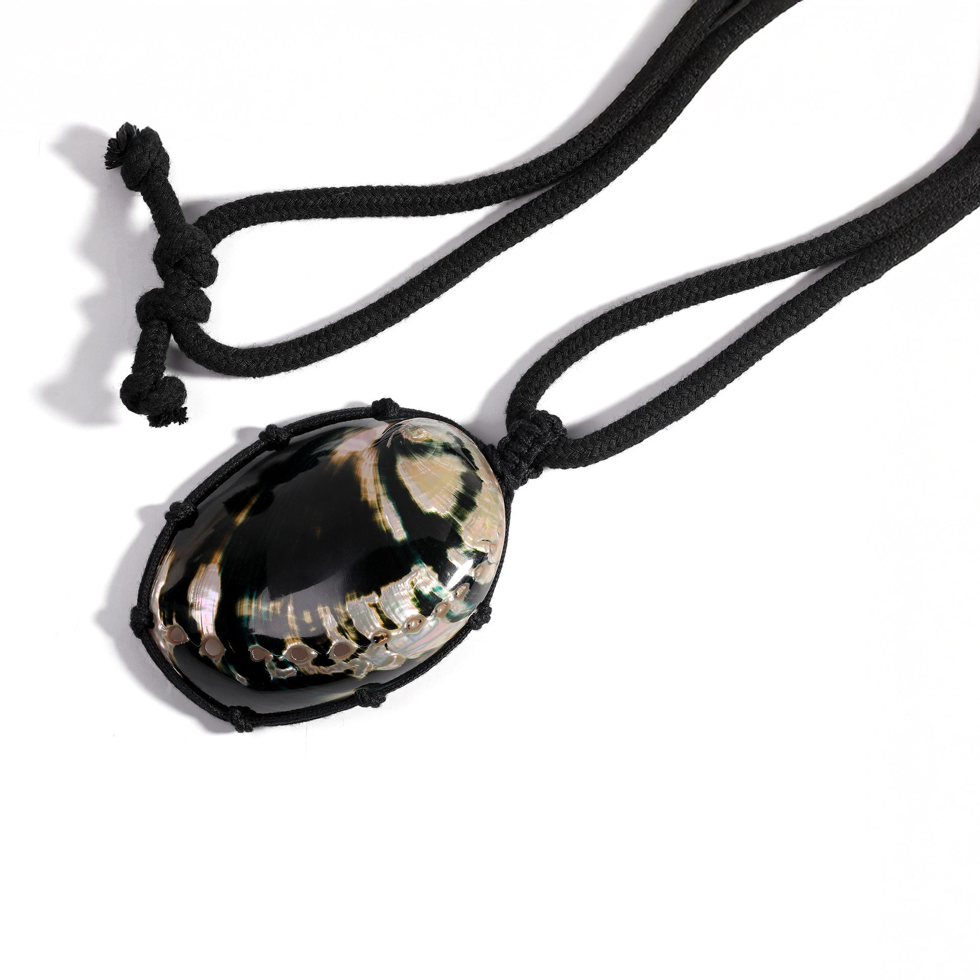 Seashell Cord Necklace in Black
