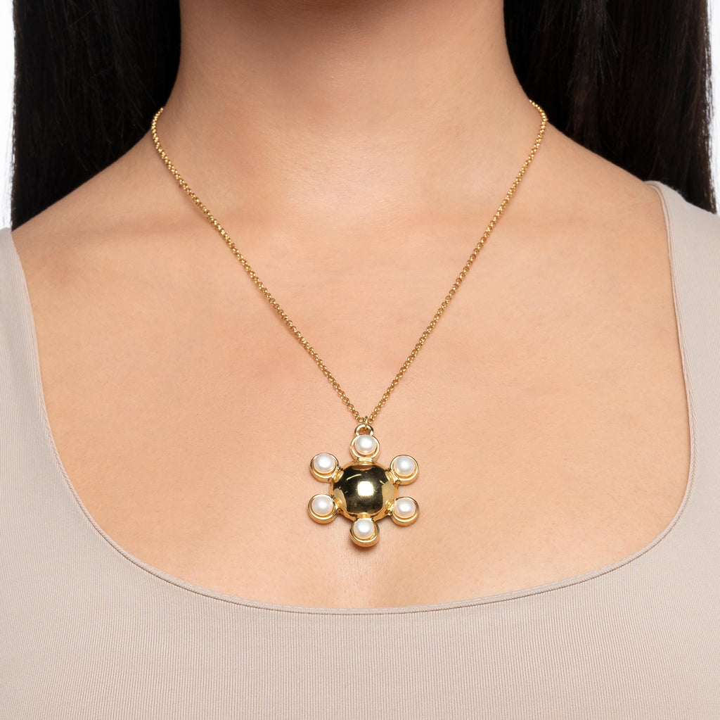Flower Pearl Pendant Necklace